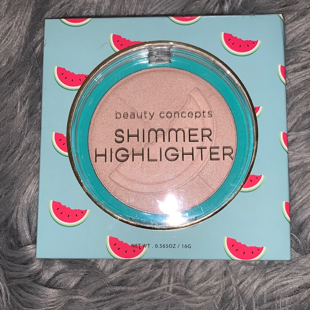 beauty concepts shimmer highlighter